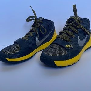 KD Nike Basketball Shoes Size 6Y Black/Yellow (Worn Twice)